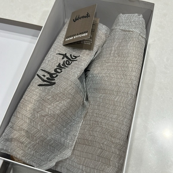 Espadrille hand stitched in Spain. - Picture 4 of 9